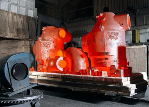 Lò xử lý nhiệt và chi tiết kim loại nhiệt cao trong công nghiệp liên quan đến thiết bị công nghiệp
